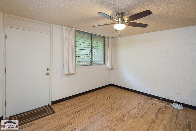 Building Photo - 2140 10th Ave