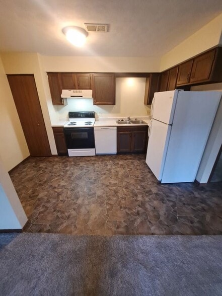 Building Photo - 1444 W 16th St