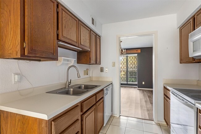 Building Photo - 8302 Nairn St