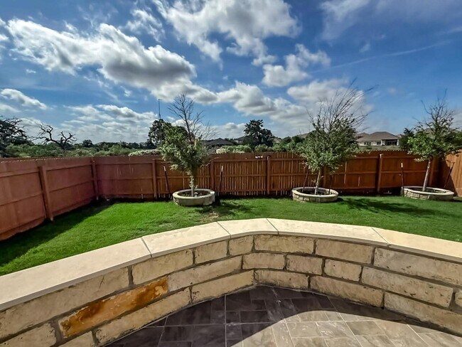Building Photo - 112 Rosebush Dr