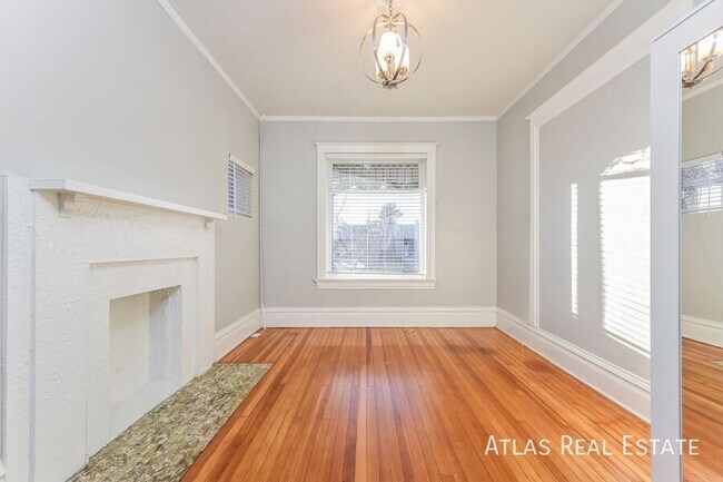 Building Photo - 476 N Washington St