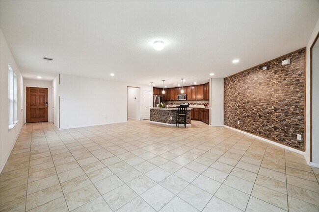 Building Photo - 16343 Oakside Hollow Ln