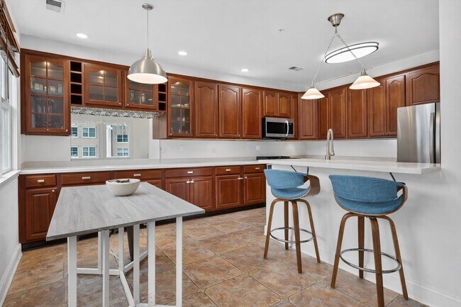 Building Photo - 354 Oswego Ct