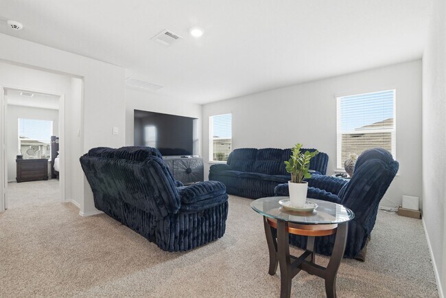 Building Photo - New 4-bed 3-bath home available near Lackland AFB! Move in Now!
