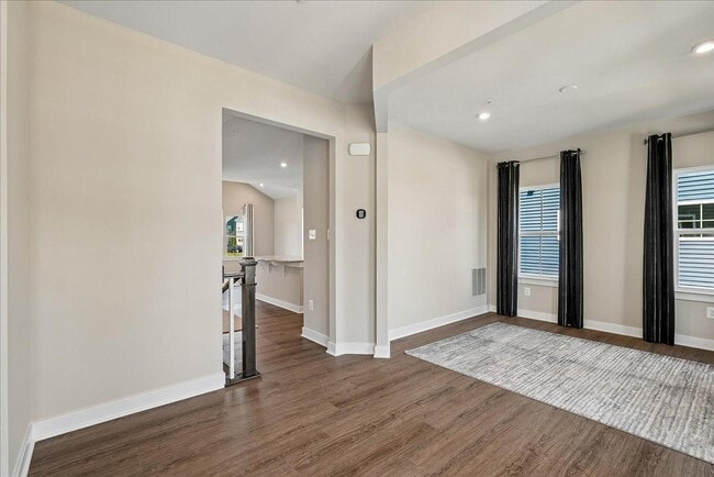 Building Photo - 1303 Potomac View Pkwy