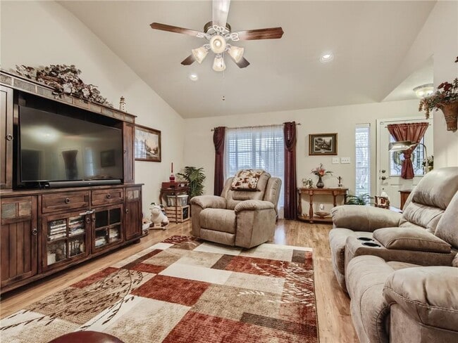 Building Photo - 1807 Colorado Bend Dr