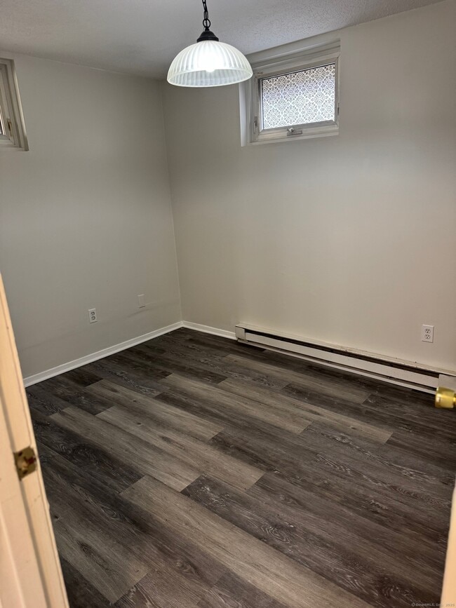 Building Photo - 820 Mansfield City Rd