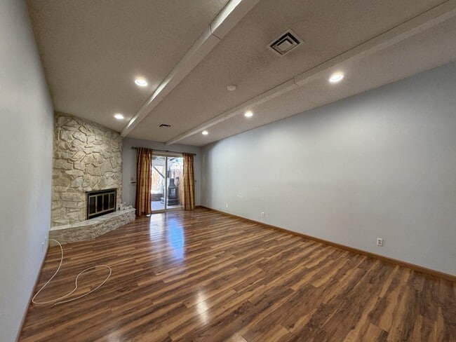 Building Photo - 2212 Plaza Del Prado