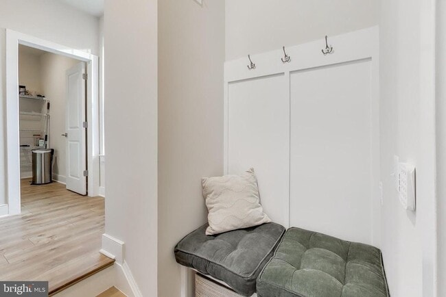 Building Photo - 3897 Hillview Ct