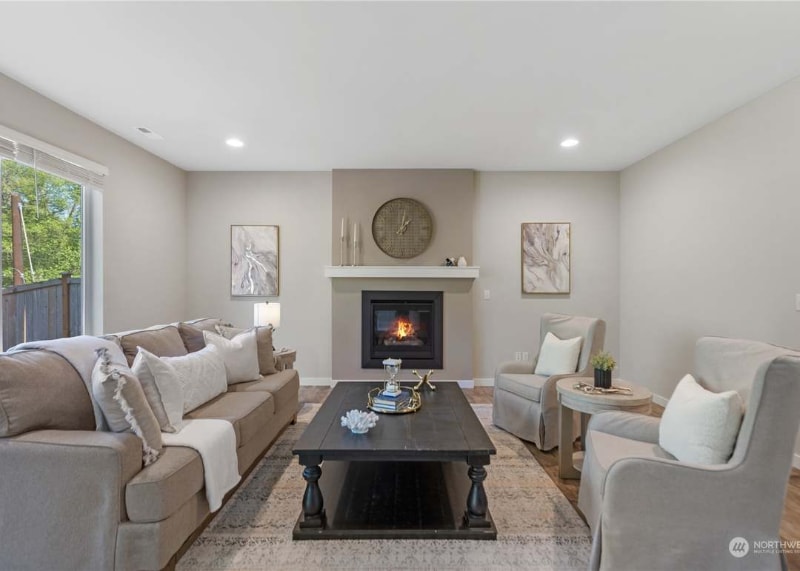 Building Photo - 3318 103rd Dr NE