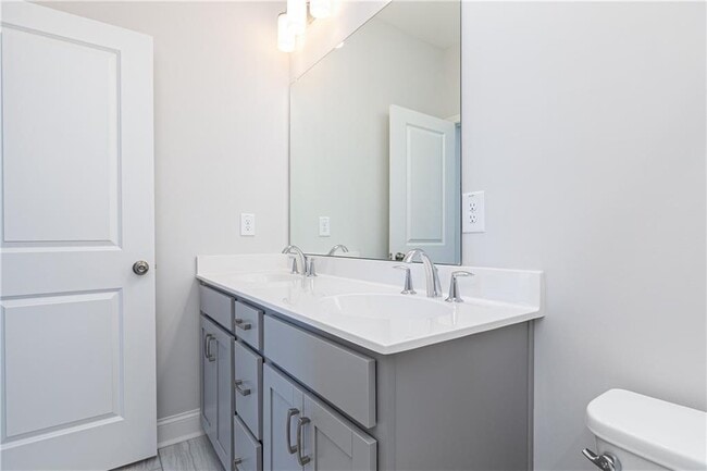 Building Photo - 517 Hardy Dr