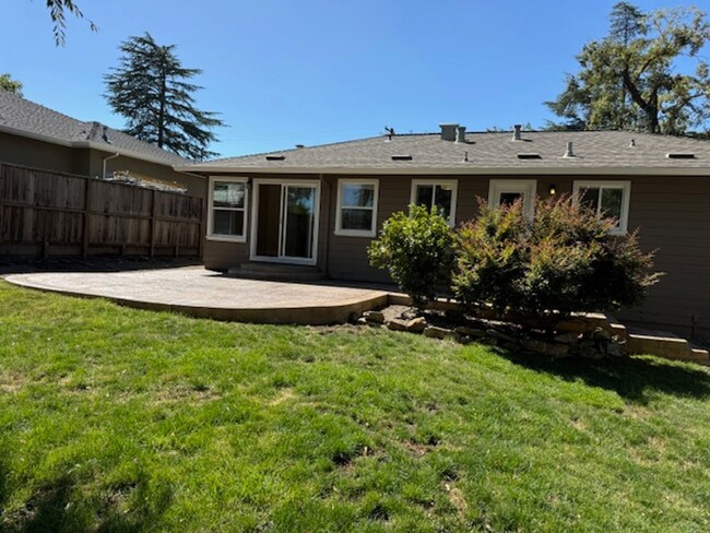 Building Photo - Charming single level home in Walnut Creek...