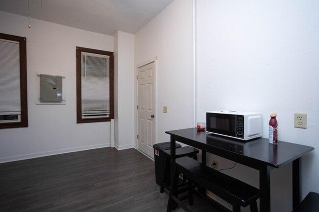 Building Photo - 1507 Michigan Ave