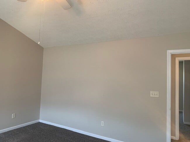 Building Photo - Bradford Cottage Home   Georgetown KY 250808