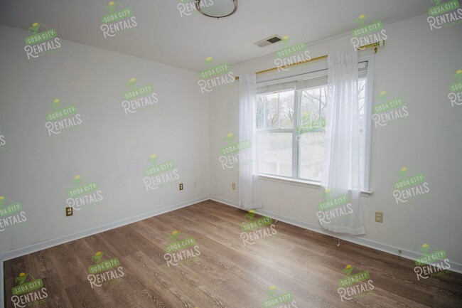 Building Photo - Available Now for Immediate Move In OR Pre...