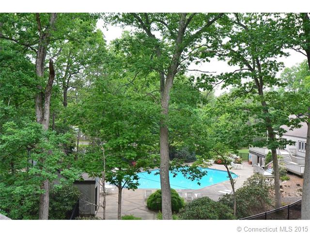 Building Photo - 5 Talcott Ridge Rd