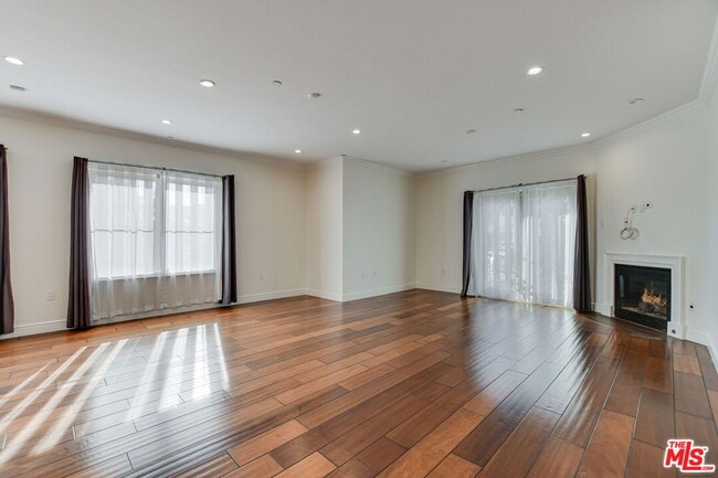 Building Photo - 918 S Wooster St