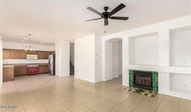 Building Photo - 11625 W Monroe St