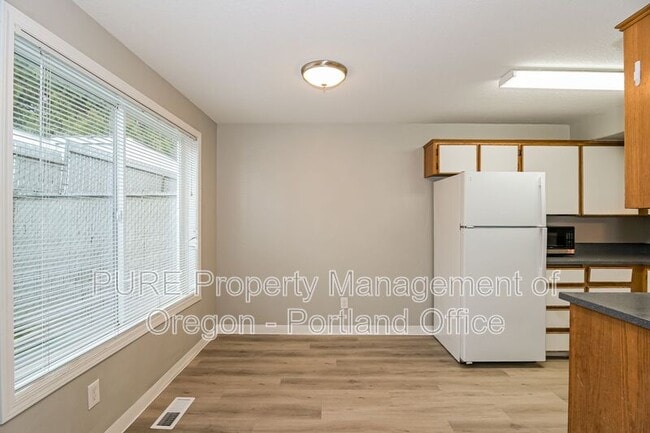 Building Photo - 16106 SE Caruthers St