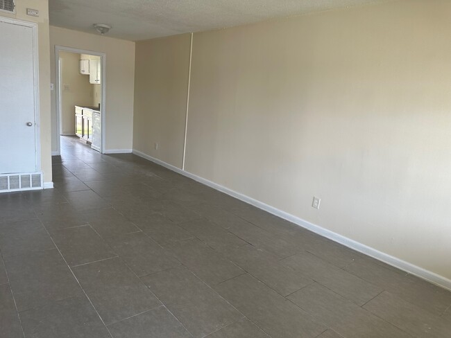 Floorplan - Cromwell Park Apartments