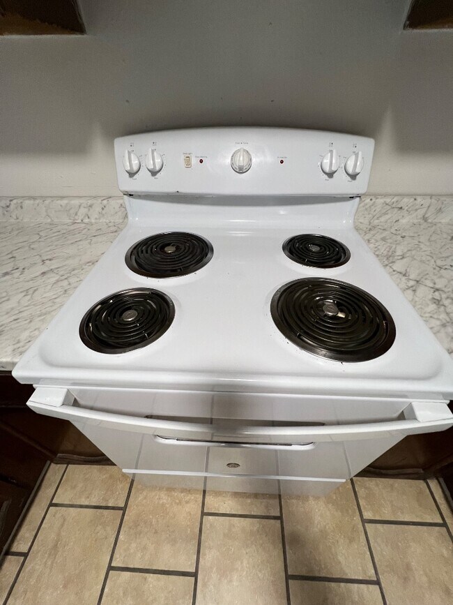 Building Photo - 406 Herbert Rd