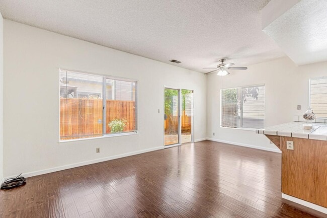 Building Photo - 39737 Potrero Dr