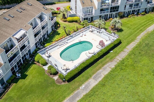 Building Photo - 3700 Golf Colony Ln