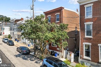 Building Photo - 206 Ripka St