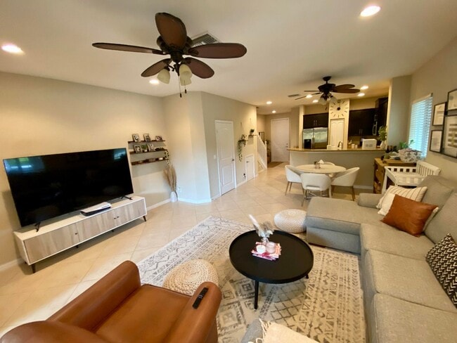 Building Photo - 2622 Webb Ave