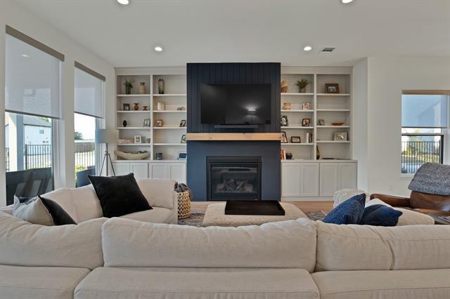 Building Photo - 263 Observation Dr W