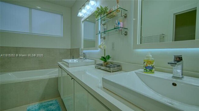 Building Photo - 10360 NW 68th Terrace