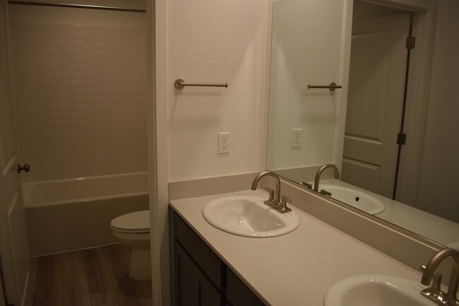 Building Photo - 4752 Sami Jo Dr