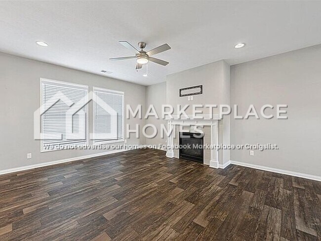 Building Photo - 554 Vining Ln