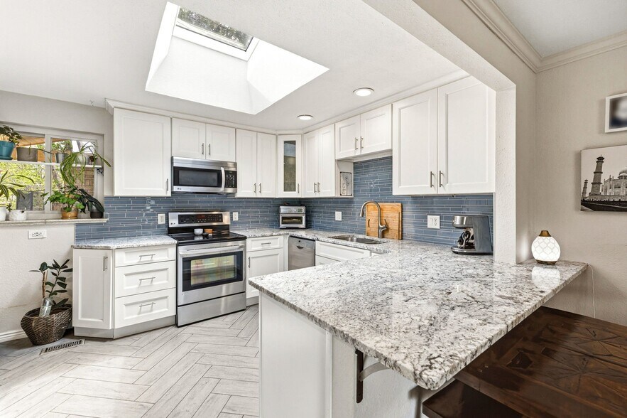 Building Photo - 6146 S Josephine Way