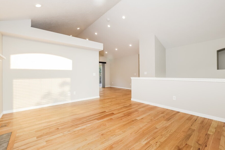 Building Photo - 2913 Garden Meadow Cove