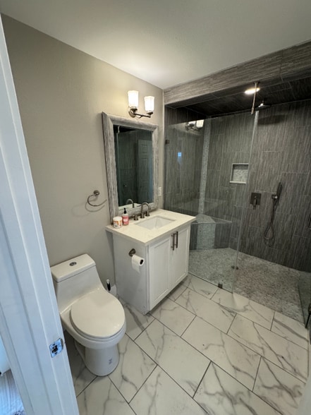 Building Photo - 329 E 25th St