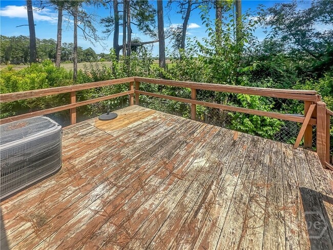 Building Photo - 406 Riverview Dr