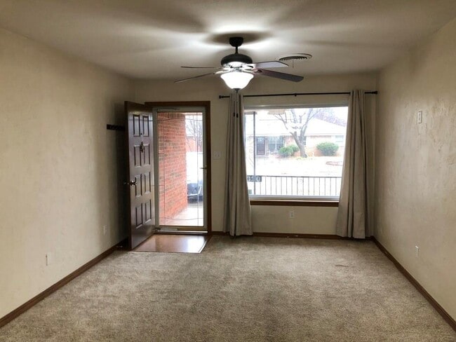 Building Photo - 320 Mimosa Dr