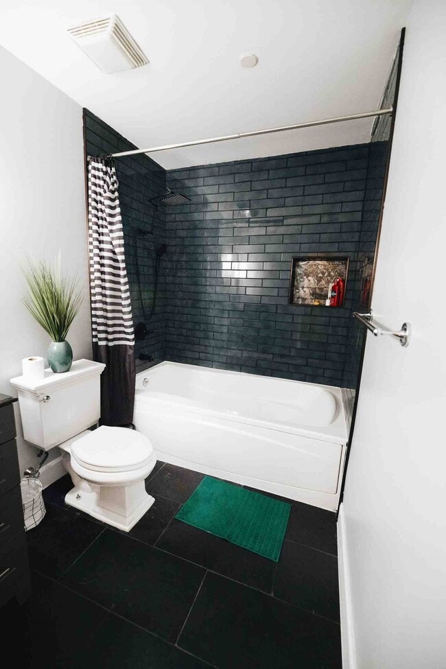 Building Photo - 915 Franklin St