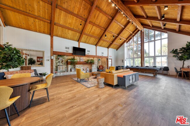Building Photo - 6375 Green Valley Cir