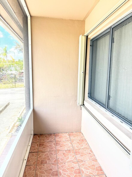Building Photo - 4937 Tortuga Dr