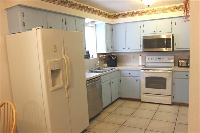 Building Photo - 93 S Shirley Ln