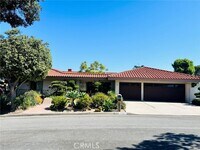 Building Photo - 7117 Avenida Altisima