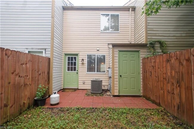 Building Photo - 63 Lucinda Ct