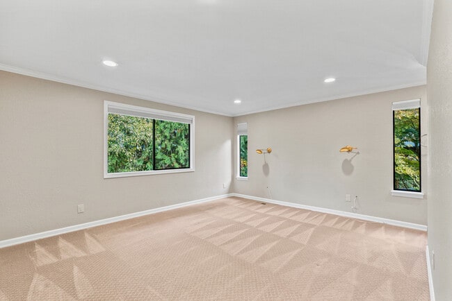 Building Photo - 12135 107th Ave NE