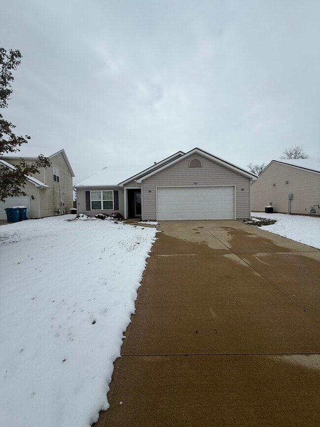 Primary Photo - New 3 bedroom listing!