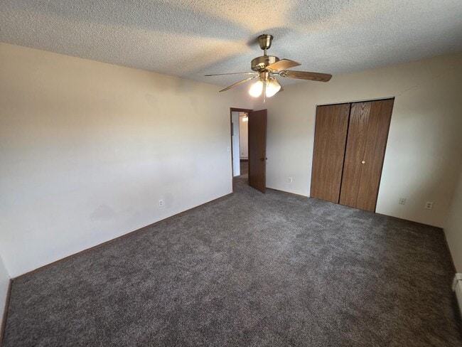 Building Photo - 1112 Portland Dr