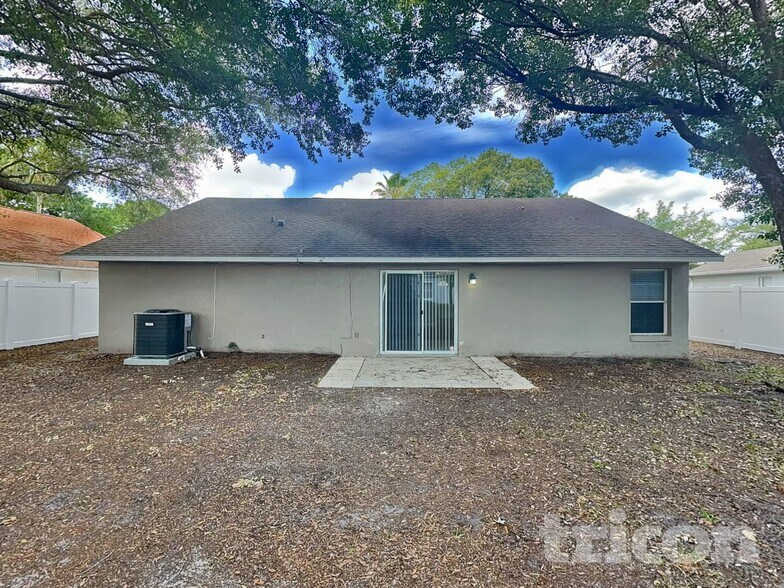 Building Photo - 11408 Kenley Cir