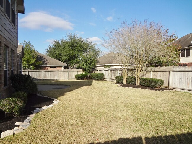 Building Photo - 3331 Double Lake Dr