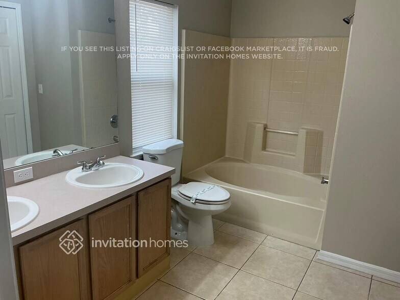 Building Photo - 936 Delano Ct